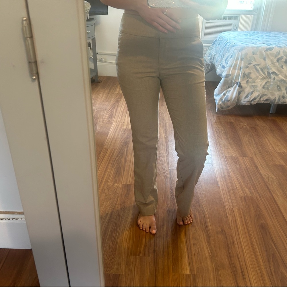 Beautiful beige work kakis never worn out.